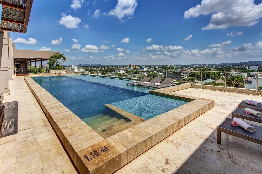 Piscina en la terraza del GHL Hotel Montería