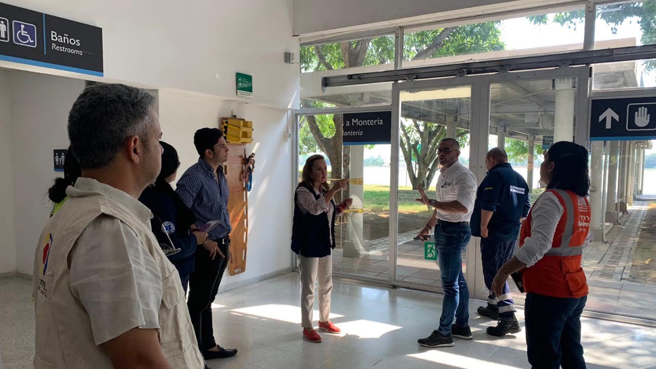 Controles en aeropuerto y terminal de transportes en Montería