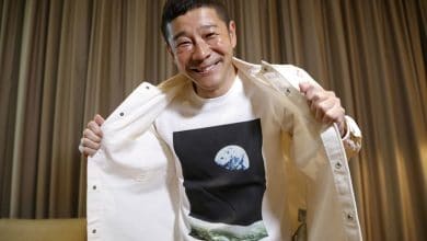 Un millonario japonés busca ocho personas para ir a la luna