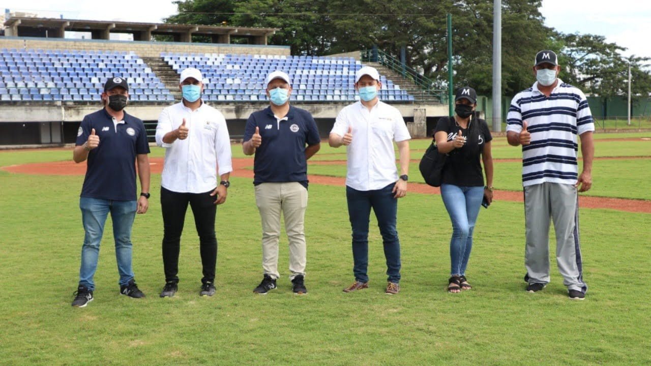 El anunció ya es oficial y la afición sinuana lo celebra: Montería será sede de la temporada de béisbol 2021-2022, de manera simultánea con la ciudad de Barranquilla.  Así lo confirmó recientemente el alcalde Carlos Ordosgoitia, quien se reunió con miembros de la dirección de la Liga Profesional de Béisbol Colombiano (LPBC). Los directivos llegaron a la capital cordobesa para hacer un estudio de campo en el estadio de béisbol 18 de Junio. 