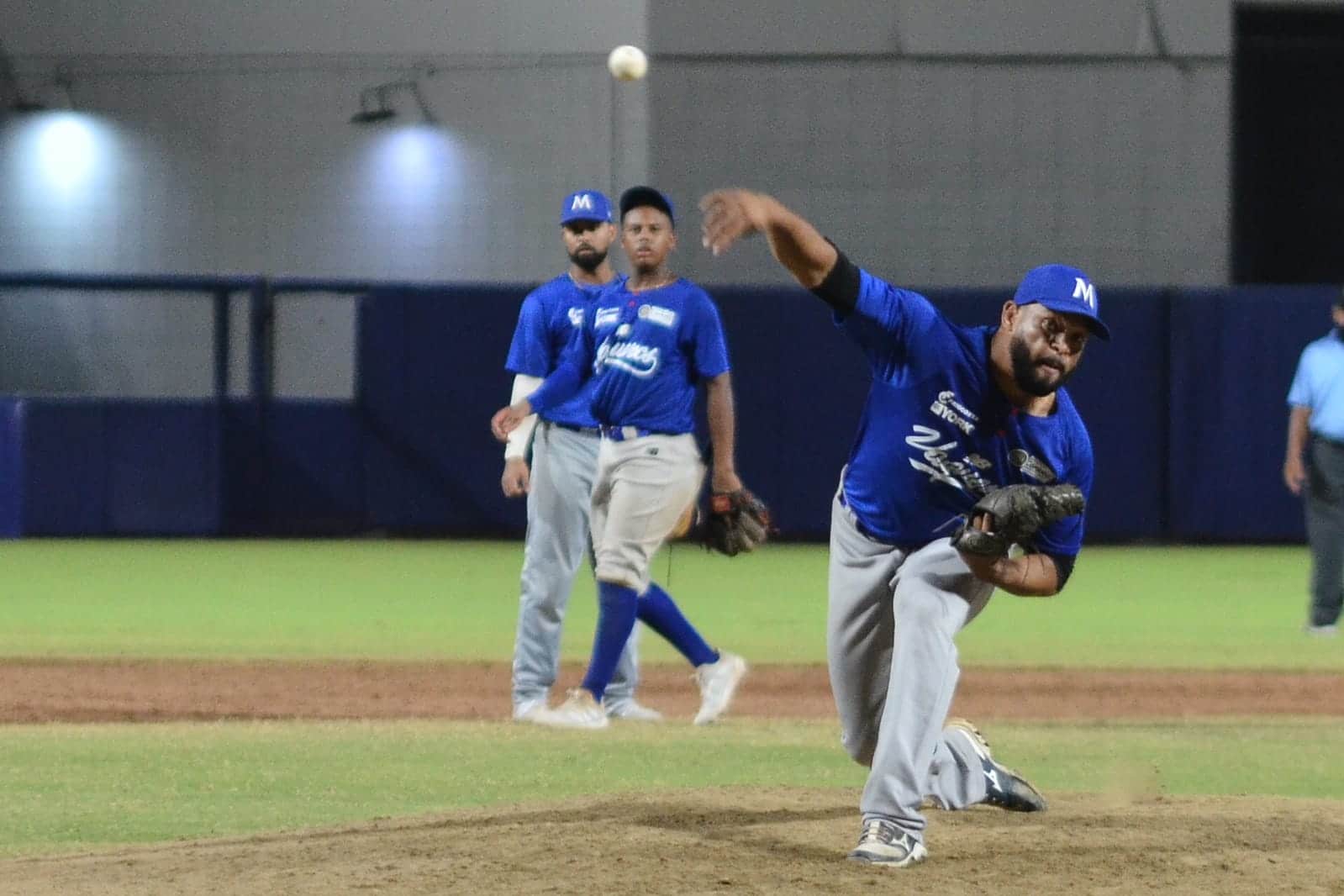 A partir de este viernes, 26 de noviembre, la temporada de béisbol profesional colombiano se traslada a la capital de Córdoba. De esta manera la afición sabanera podrá disfrutar en casa de los partidos de Vaqueros de Montería y del resto de los clubes que están en competencia. 